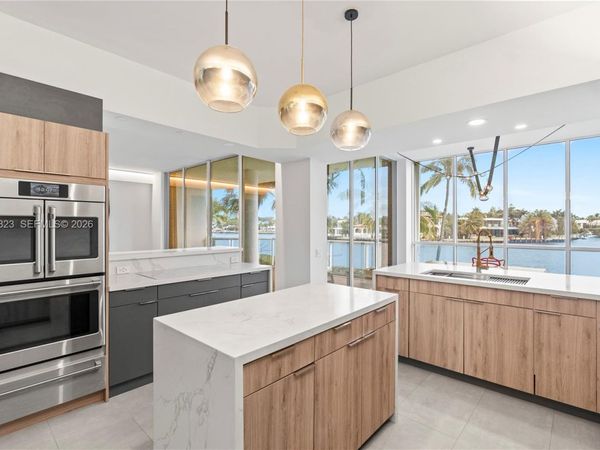 3801 NE 207th St, Unit TH6, Aventura, FL 33180