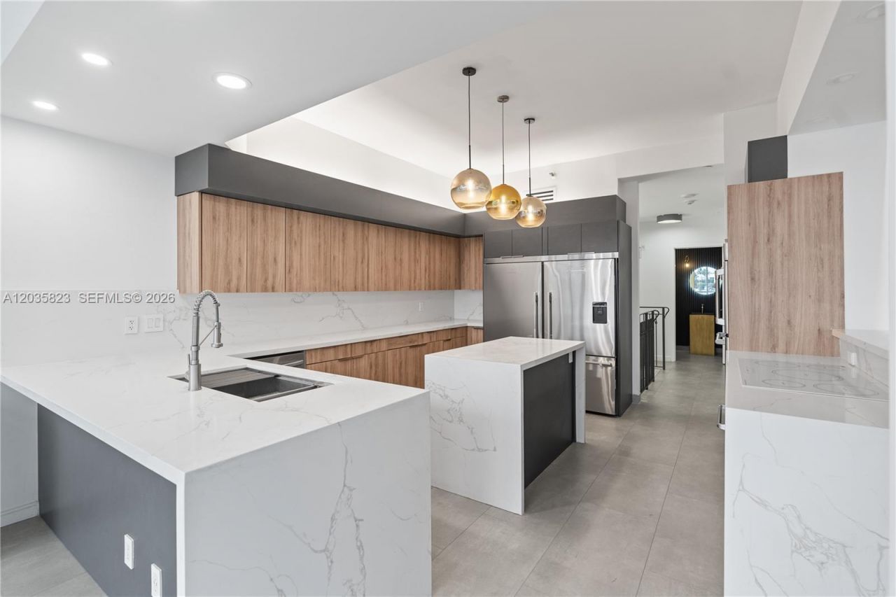 3801 NE 207th St, Unit TH6, Aventura, FL 33180 Photo