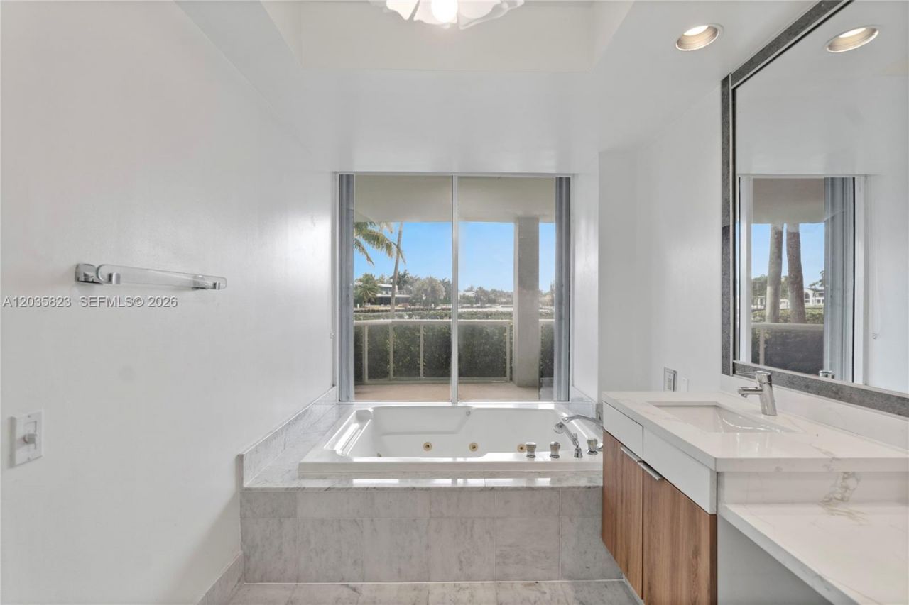 3801 NE 207th St, Unit TH6, Aventura, FL 33180 Photo
