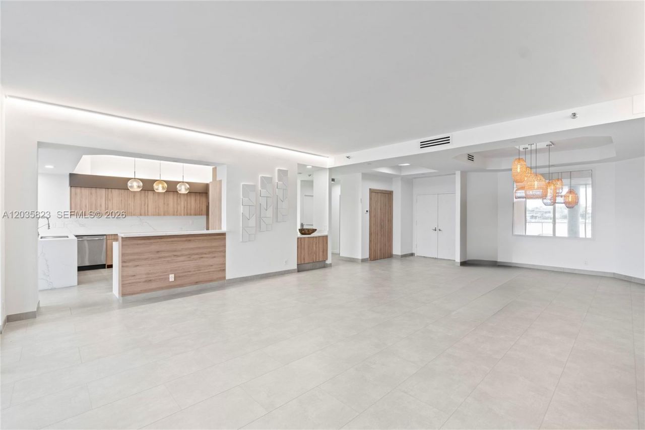 3801 NE 207th St, Unit TH6, Aventura, FL 33180 Photo