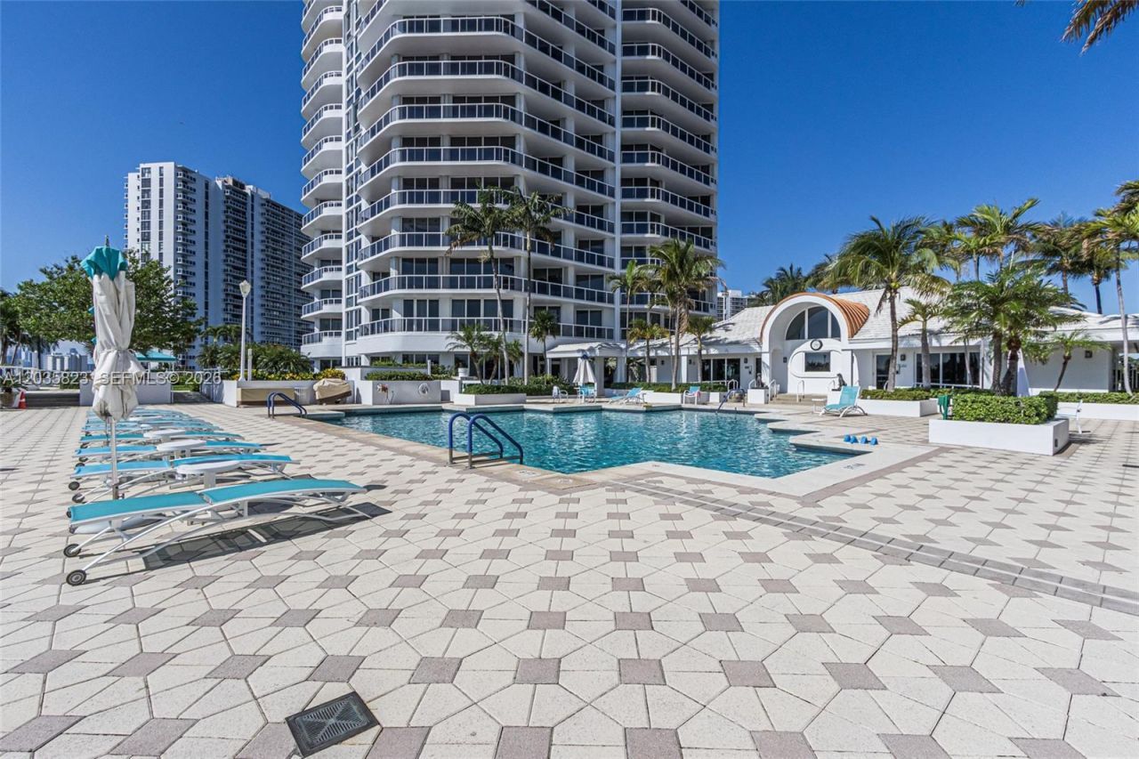 3801 NE 207th St, Unit TH6, Aventura, FL 33180 Photo