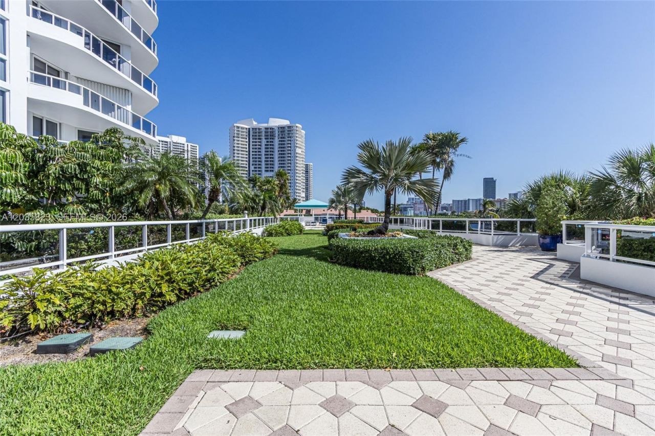 3801 NE 207th St, Unit TH6, Aventura, FL 33180 Photo