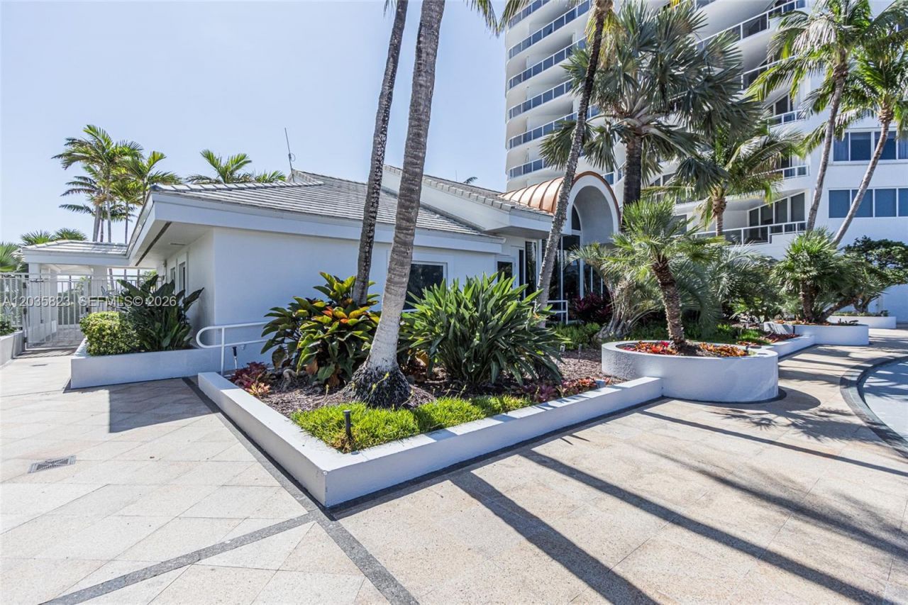 3801 NE 207th St, Unit TH6, Aventura, FL 33180 Photo