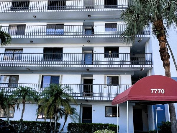7770 Tahiti Lane, Unit 504, Lake Worth, FL 33467