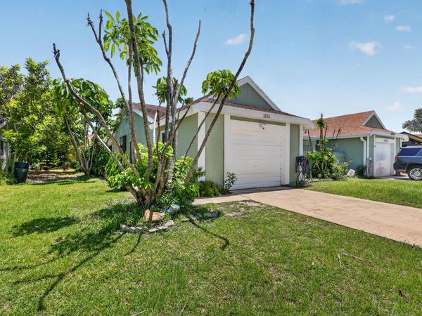 1434 SE Larkwood Circle, Port Saint Lucie, FL 34952