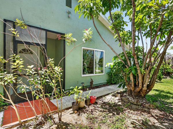 1434 SE Larkwood Circle, Port Saint Lucie, FL 34952