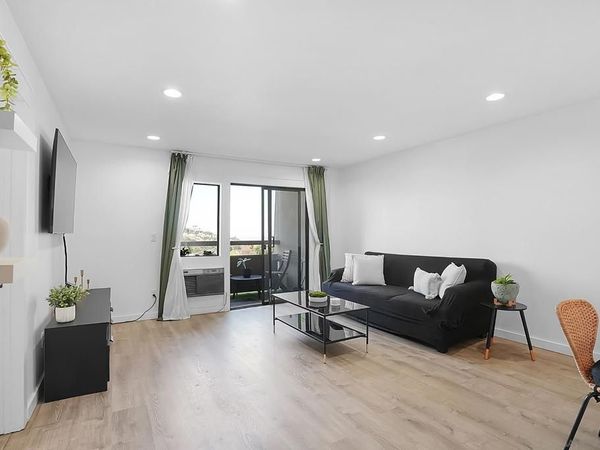 6930 Hyde Park Dr, Unit 218, San Diego, CA 92119