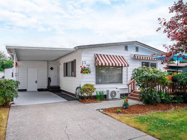 9341 Trailcreek Dr, Sidney, BC V8L 4M4
