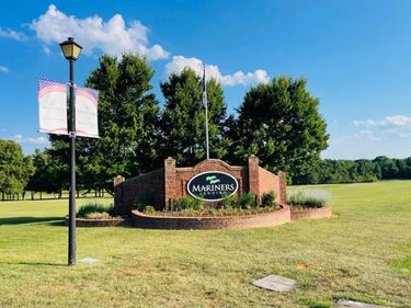 8 Diddee Court, Huddleston, VA 24104