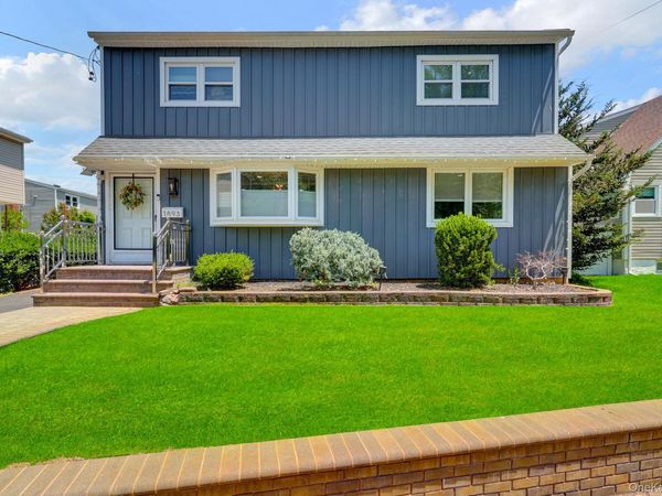 1893 Meadowbrook Road , Merrick, NY 11566