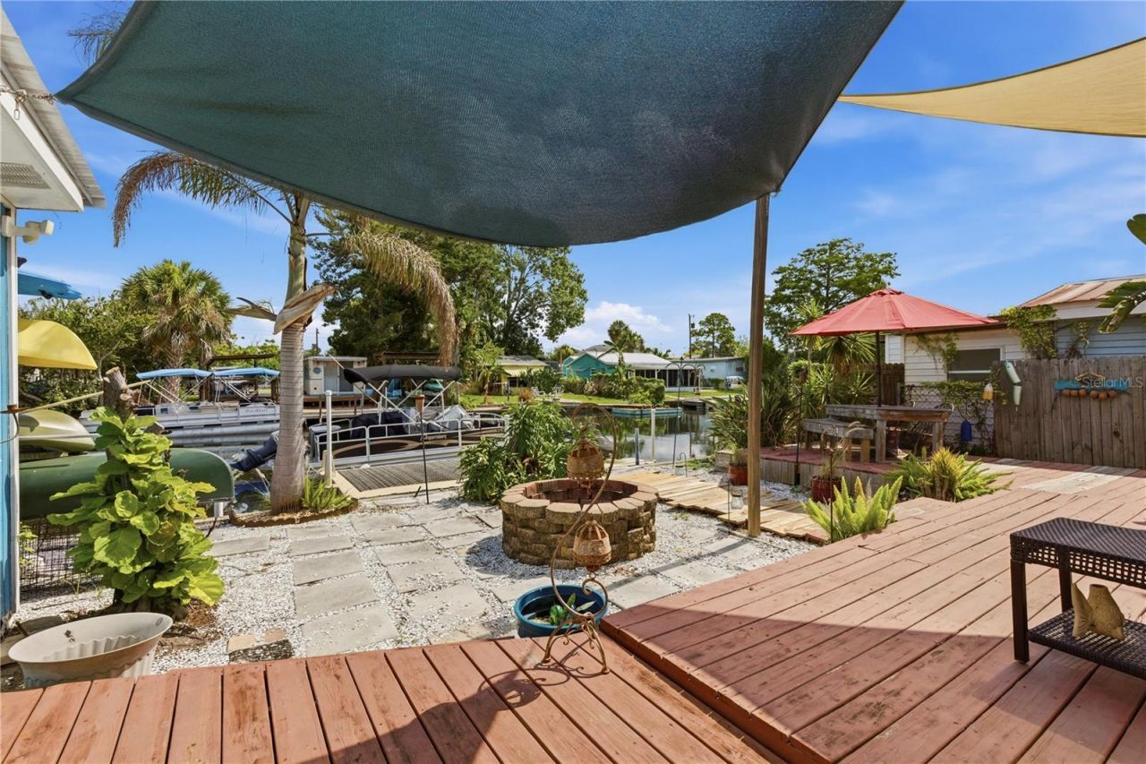 5251 Alpaca Drive , Weeki Wachee, FL 34607 Photo