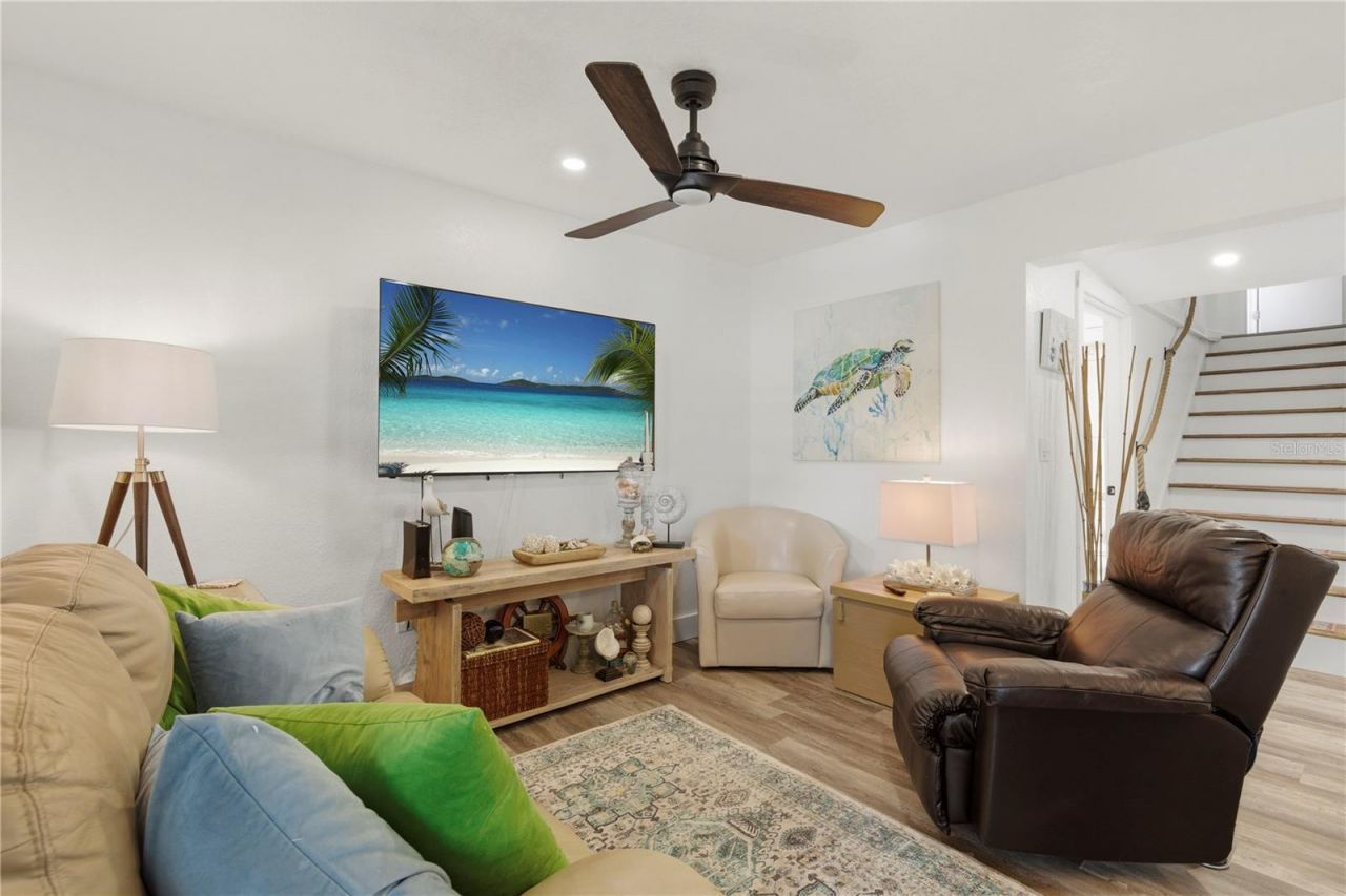 5251 Alpaca Drive , Weeki Wachee, FL 34607 Photo