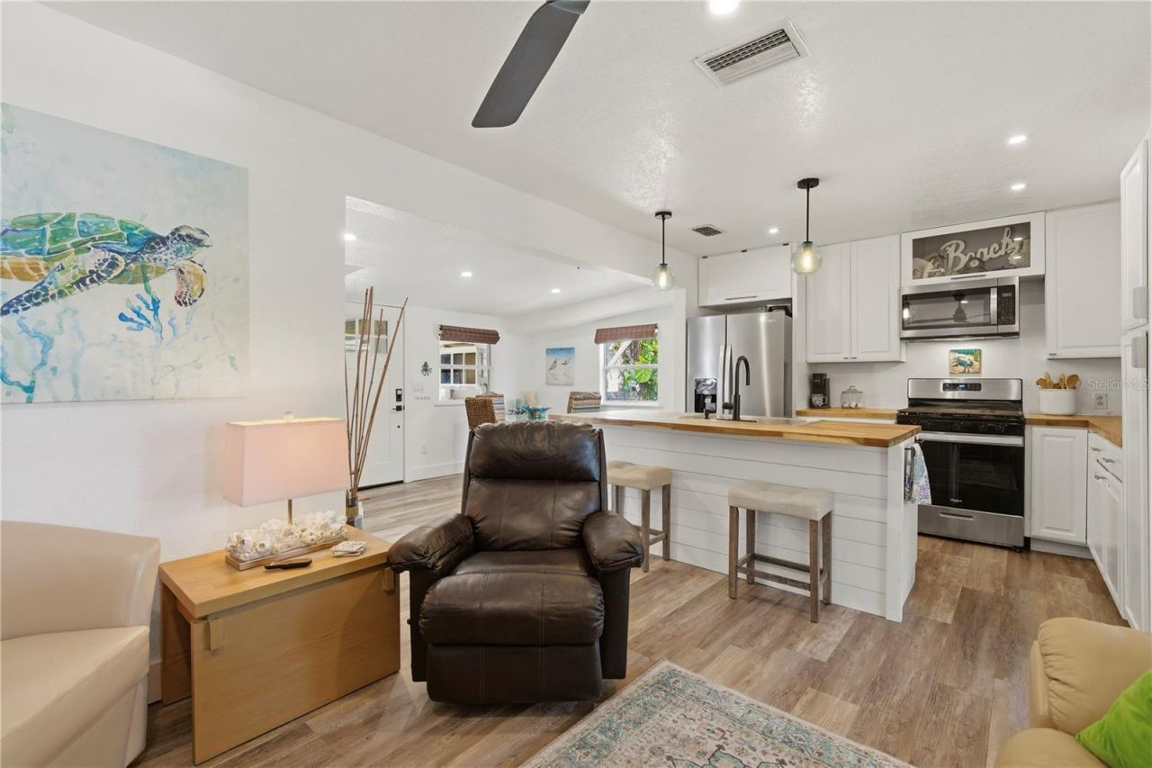 5251 Alpaca Drive , Weeki Wachee, FL 34607 Photo