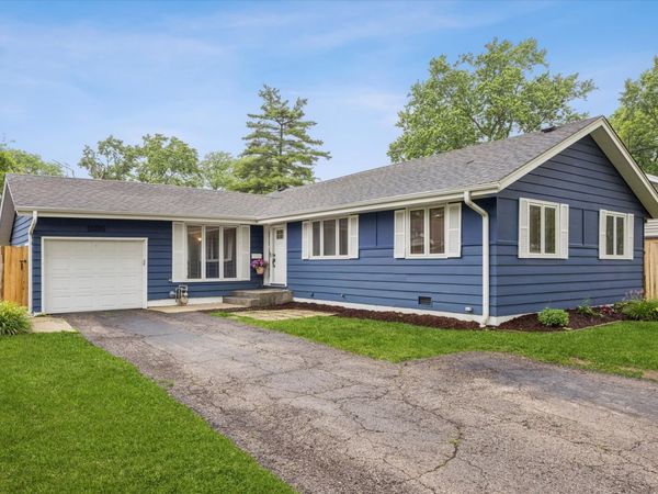 118 S Beverly Street , Wheaton, IL 60187