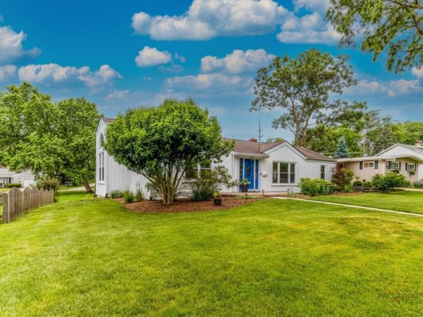 310 S Summit Street, Wheaton, IL 60187
