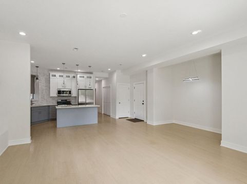 Main Photo