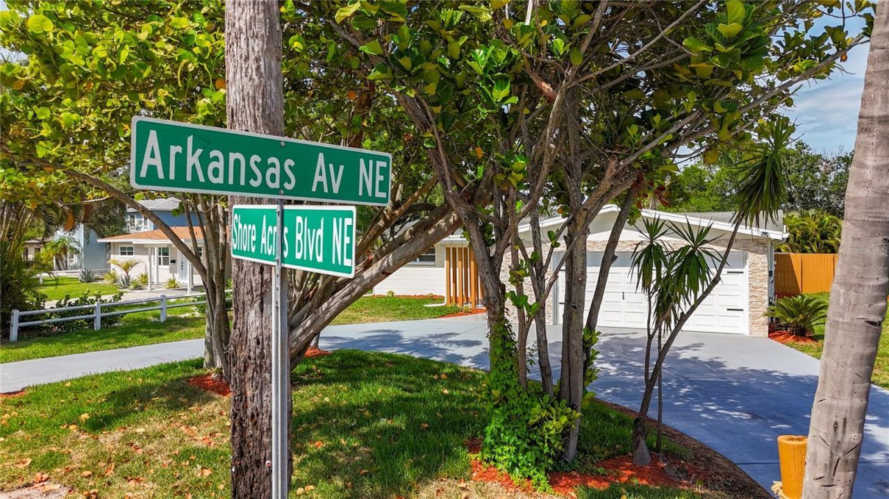 4101 Shore Acres Boulevard Ne, Saint Petersburg, FL 33703 Photo