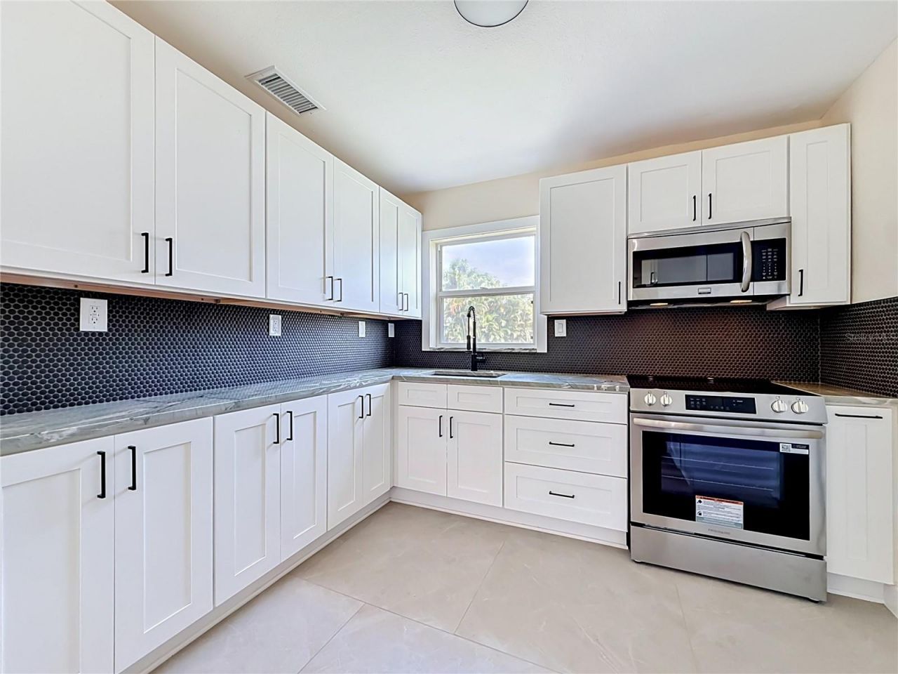 4101 Shore Acres Boulevard Ne, Saint Petersburg, FL 33703 Photo