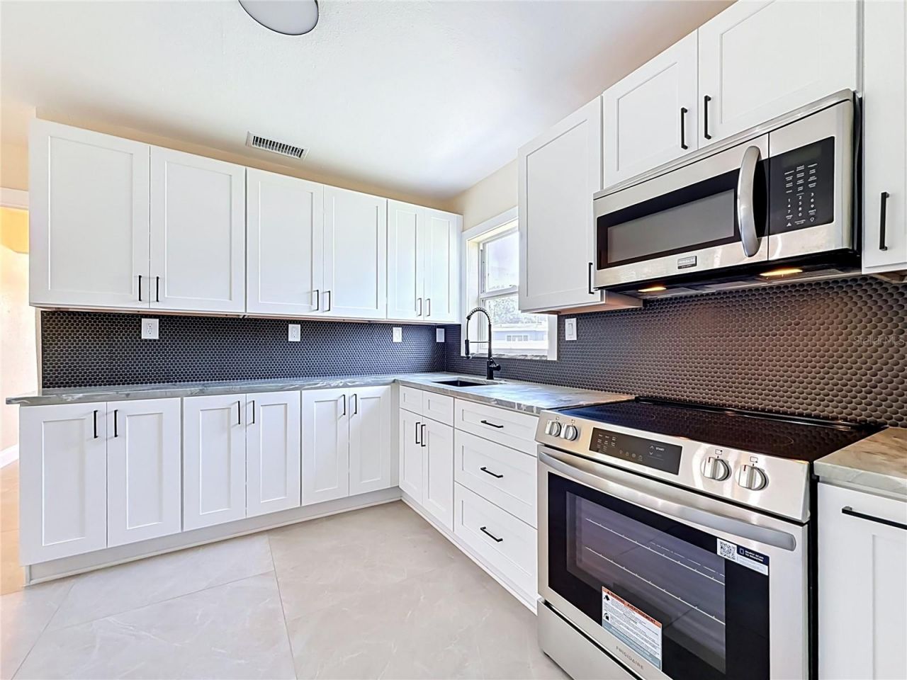 4101 Shore Acres Boulevard Ne, Saint Petersburg, FL 33703 Photo