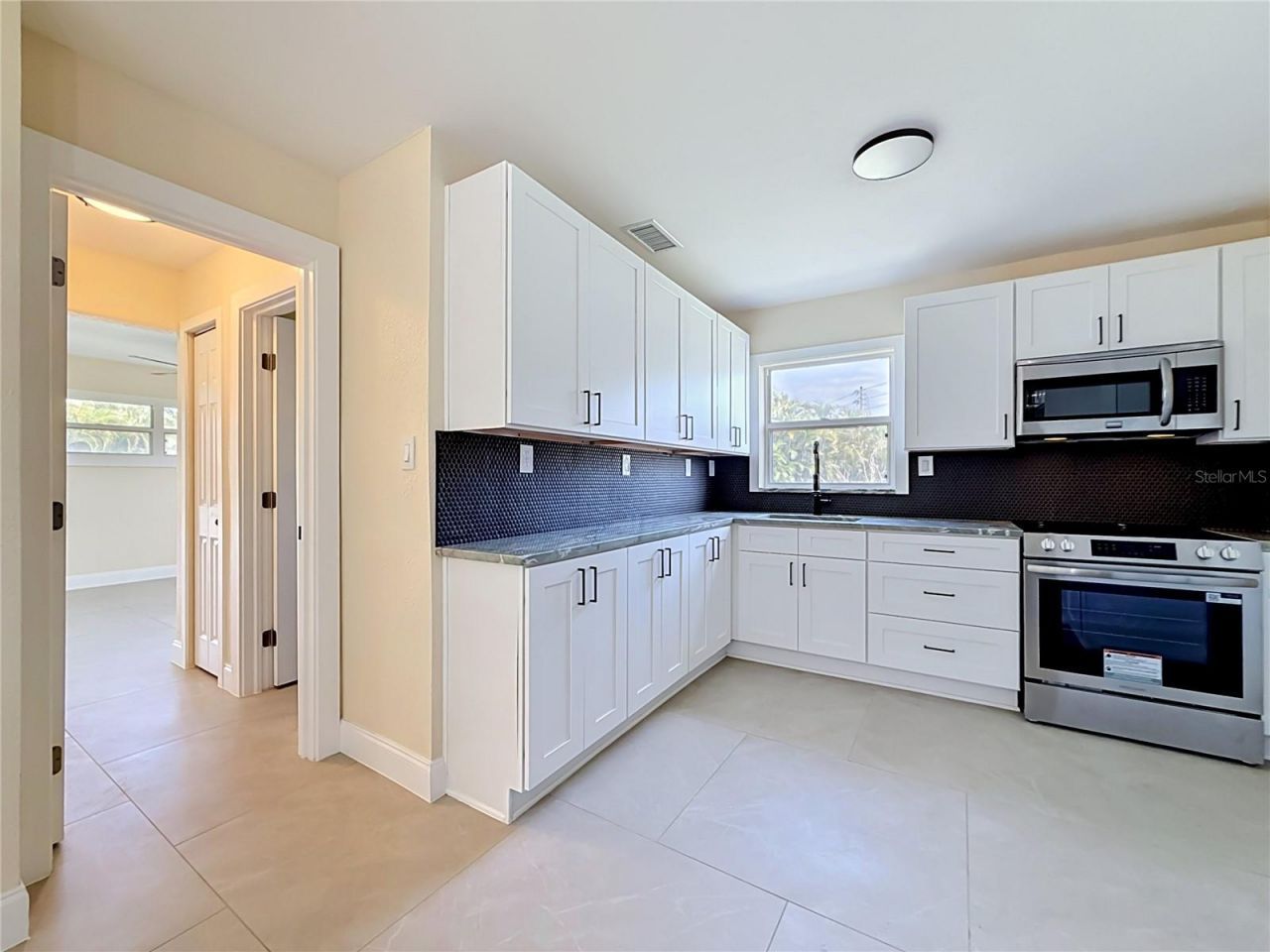 4101 Shore Acres Boulevard Ne, Saint Petersburg, FL 33703 Photo