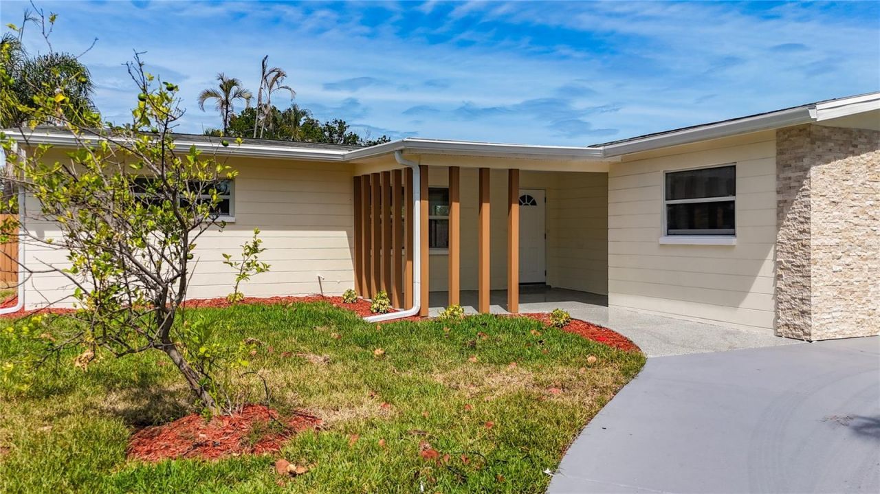 4101 Shore Acres Boulevard Ne, Saint Petersburg, FL 33703 Photo