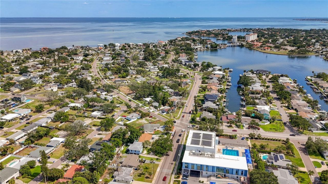 4101 Shore Acres Boulevard Ne, Saint Petersburg, FL 33703 Photo