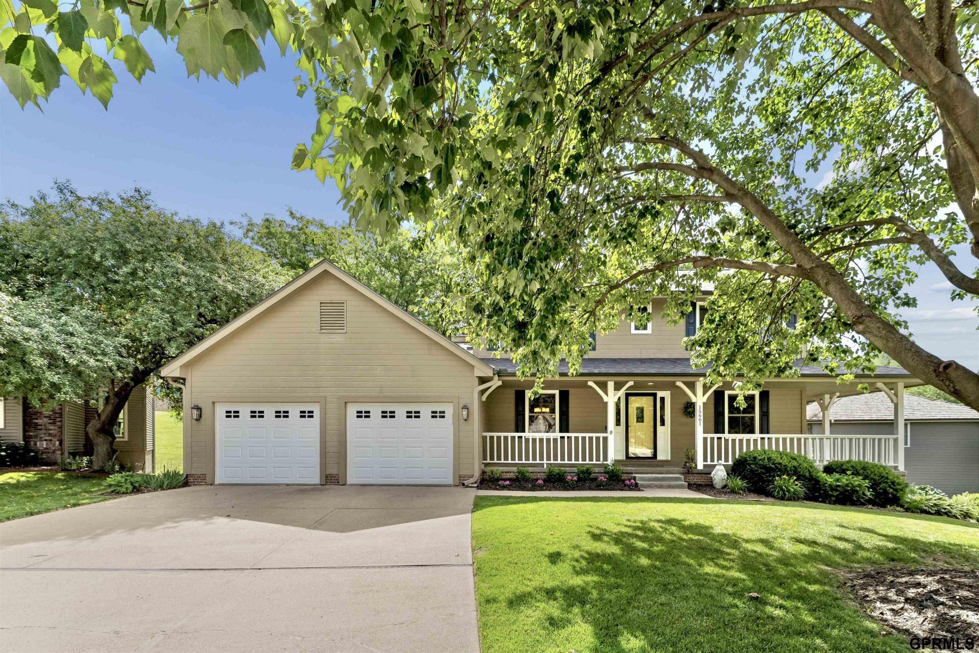 15661 Lamp Circle, Omaha, NE 68118 Main Photo