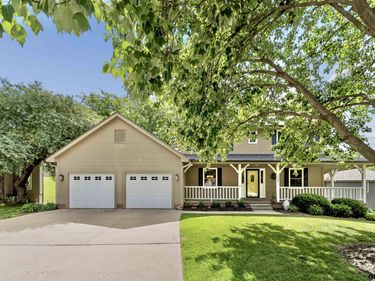 15661 Lamp Circle, Omaha, NE 68118