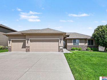 8117 S 194 Street, Gretna, NE 68028