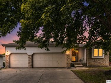 5320 NW Tudor Lane, Lincoln, NE 68521