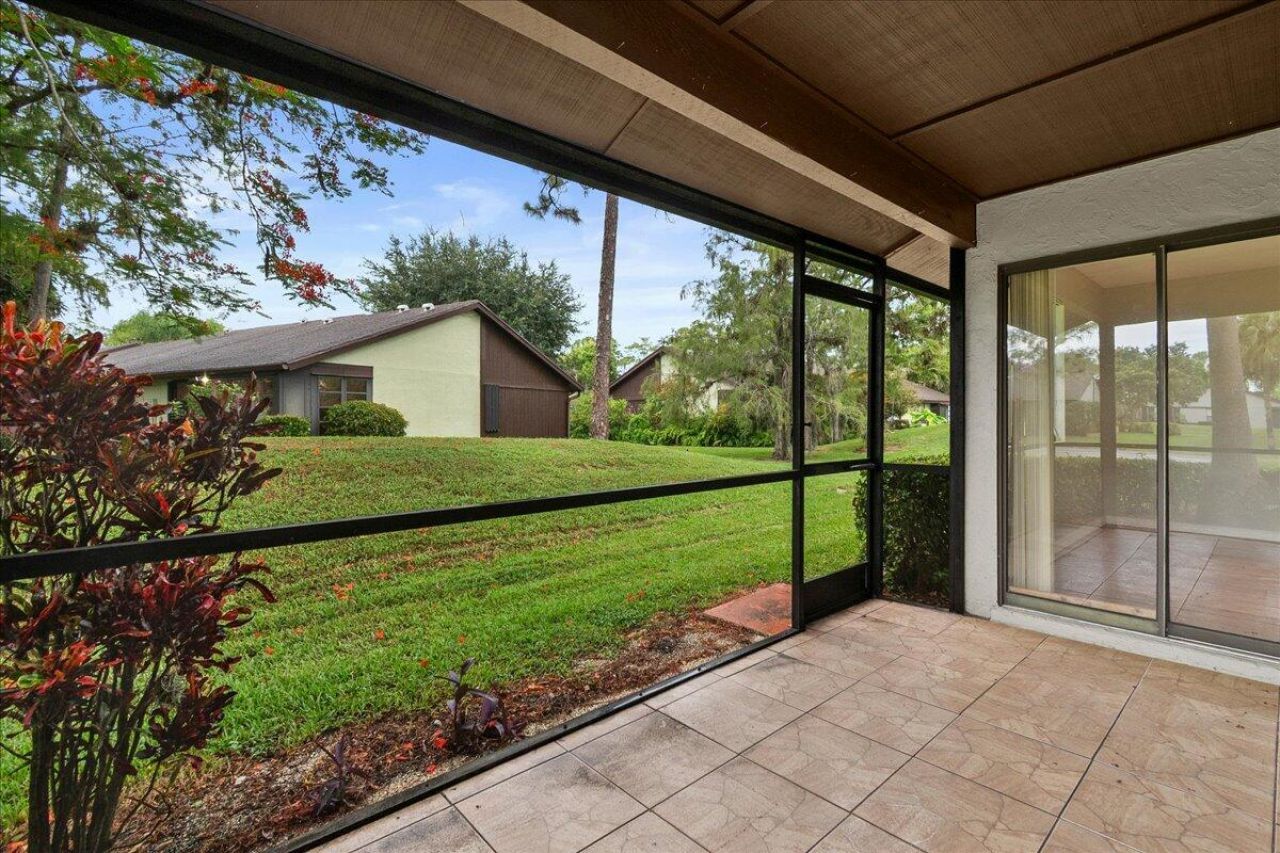 325 Pennington Court, Royal Palm Beach, FL 33411 Photo