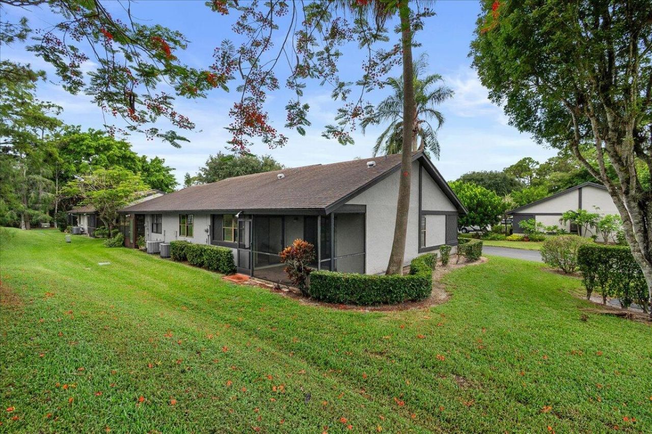 325 Pennington Court, Royal Palm Beach, FL 33411 Photo