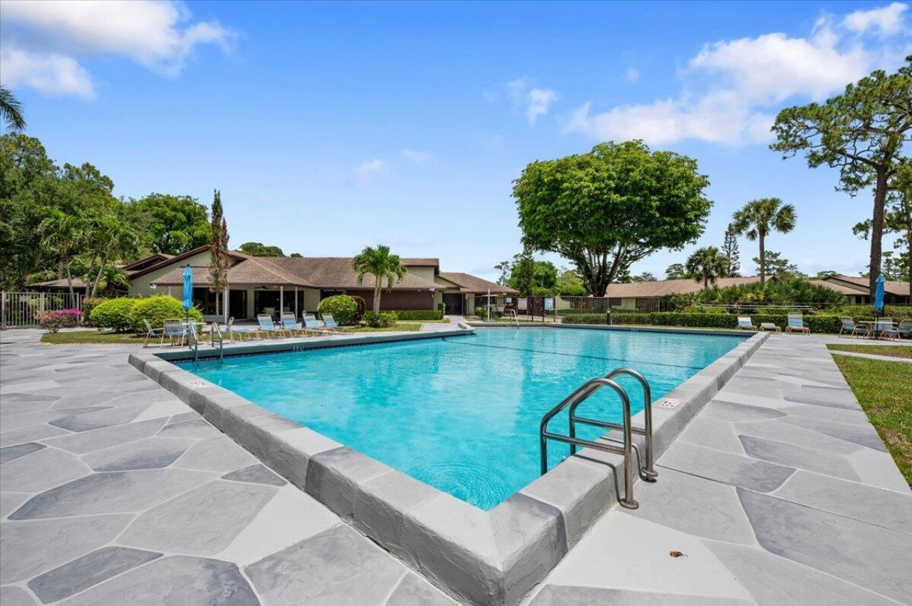 325 Pennington Court, Royal Palm Beach, FL 33411 Photo