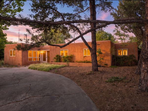 414 Vassar Drive NE, Albuquerque, NM 87106
