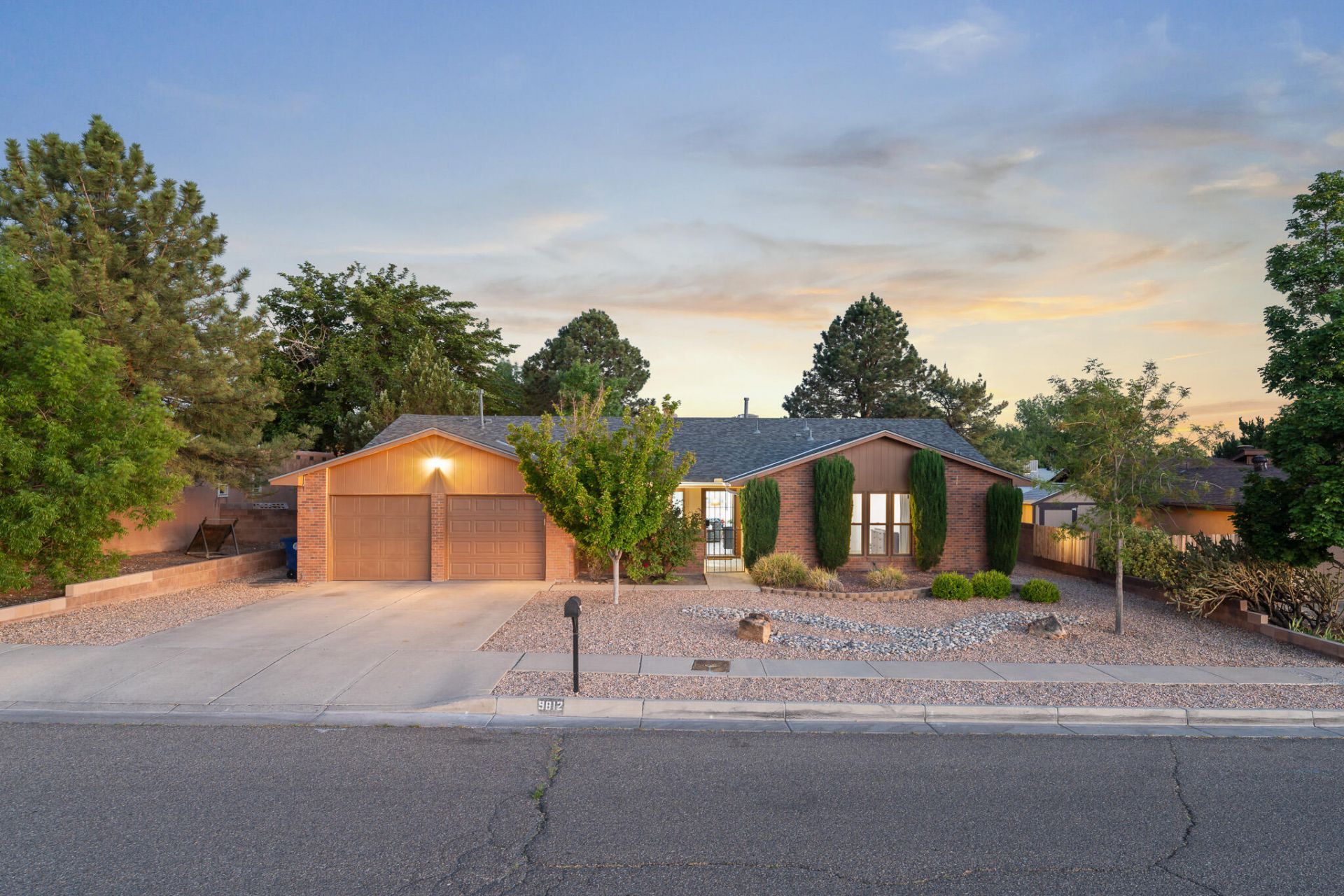 9812 Academy Hills Drive Ne, Albuquerque, NM 87111 Main Photo