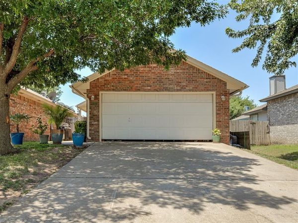 1325 White Oak Road, Moore, OK 73160