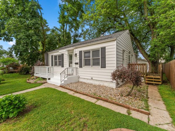 112 Chesterton Boulevard , Chesterton, IN 46304