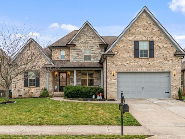 8007 June Apple Ln, Spring Hill, TN 37174