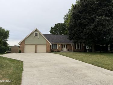 2956 Byrnwyck, Maumee, OH 43537