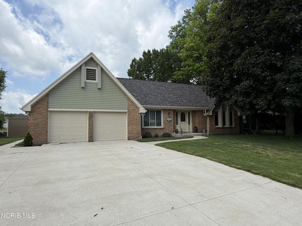 2956 W Byrnwyck Road , Maumee, OH 43537
