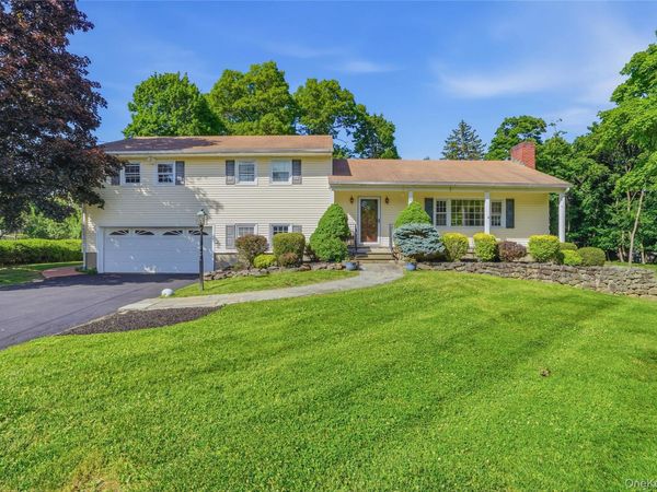 10 Sharon Court , Cornwall On Hudson, NY 12520