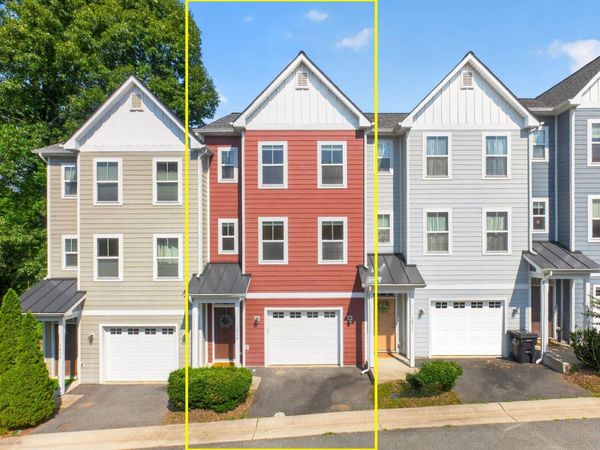 103 LONGWOOD DR , Unit B, Charlottesville, VA 22903