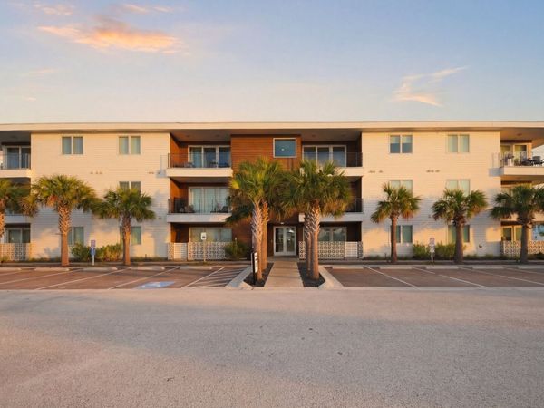 630 W Center Street, Unit 203, Port Aransas, TX 78373