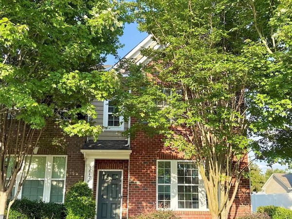 18426 W Catawba Avenue , Cornelius, NC 28031