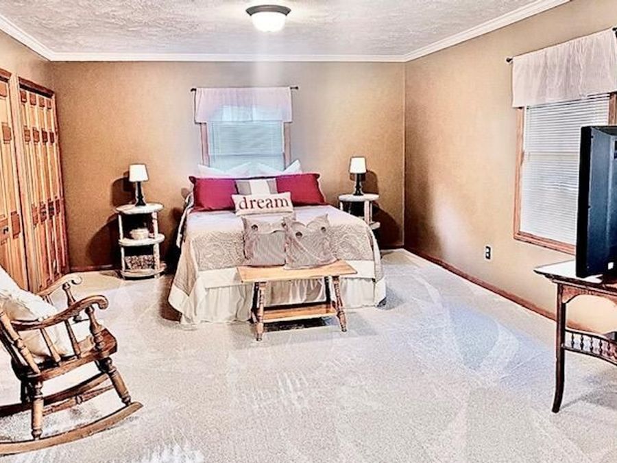 Property Image 100