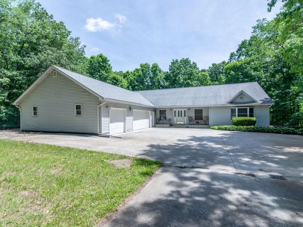 10090 King Hill Court, Dexter, MI 48130