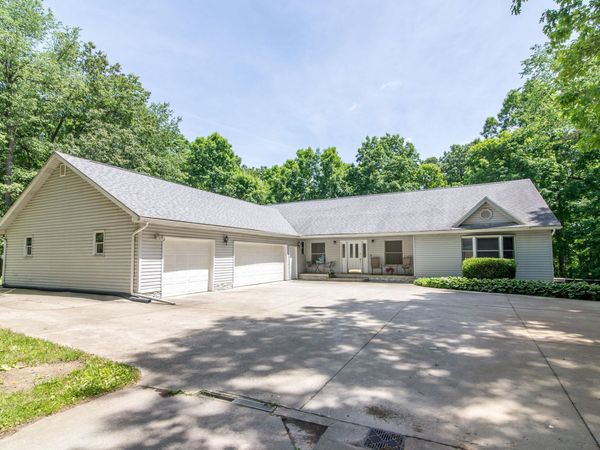 10090 King Hill Court, Dexter, MI 48130
