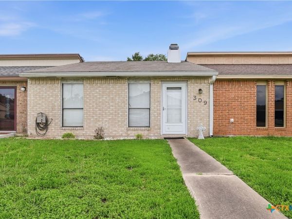 309 Versailles Street, Victoria, TX 77904