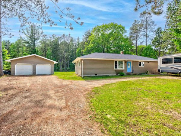 8395 P.5 RD Road, Escanaba Twp, MI 49837