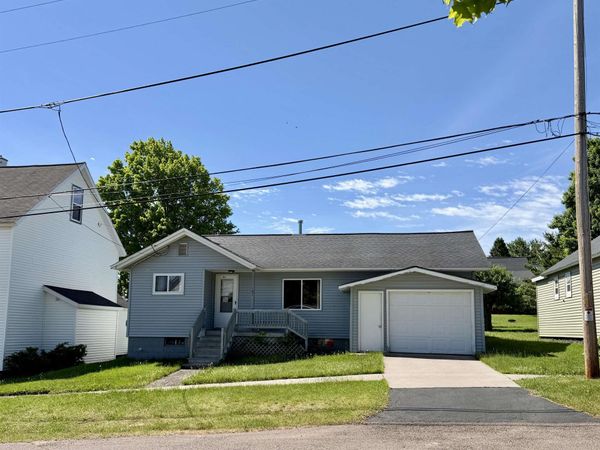 61 4th Street, Adams Twp, MI 49963
